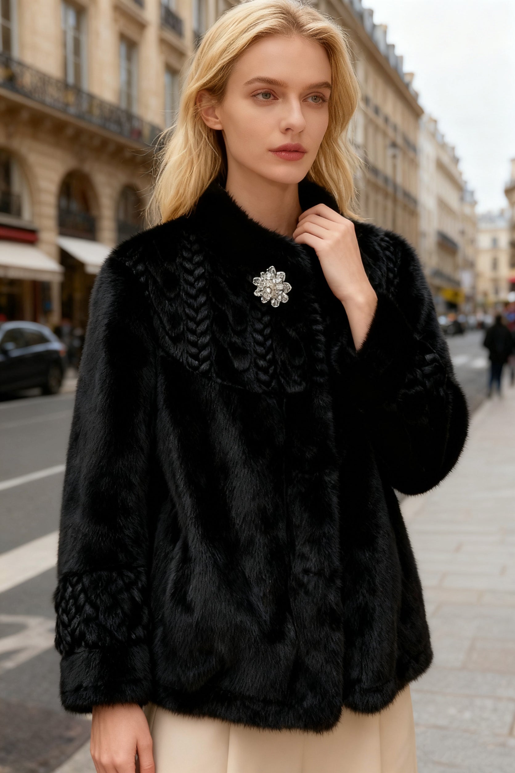 Q25 Short Vegan Fur Jacket