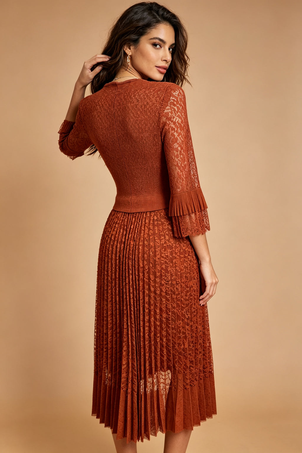 Q26 Pleated Lace Magic Dress with Half Sleeves