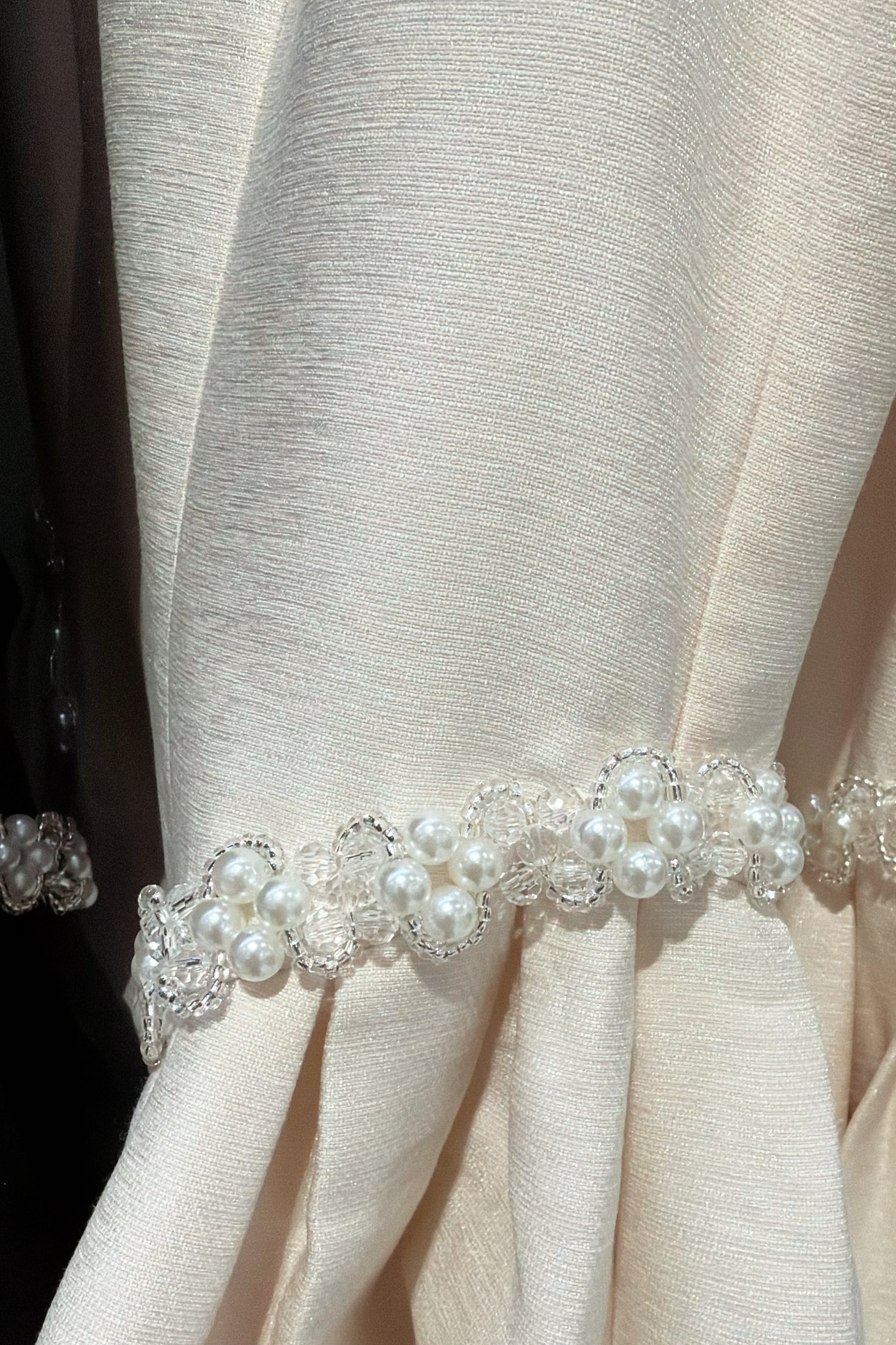 Q26 Pearl Embellished Neckline Midi Dress