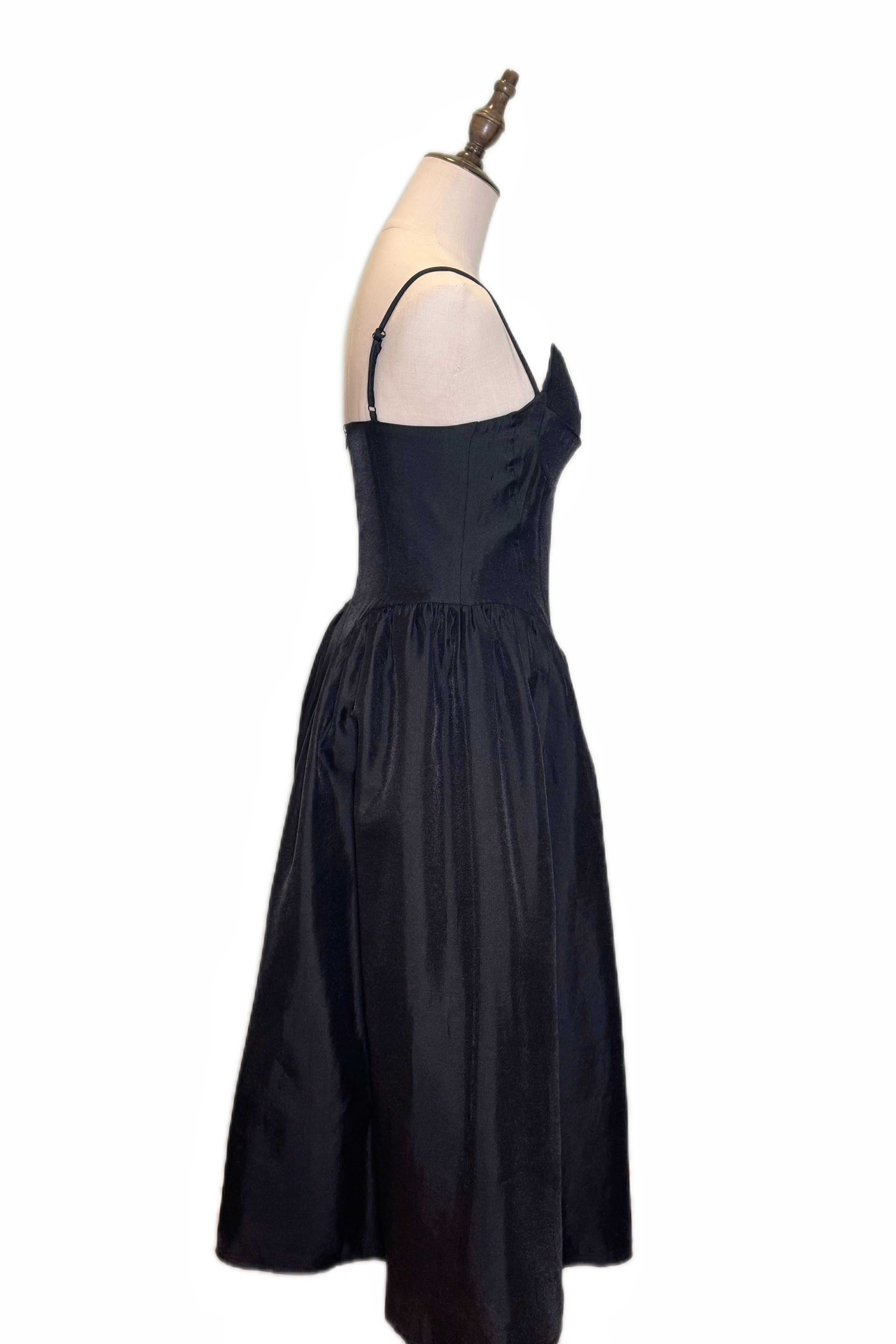 Q25 Corset Midi Dress