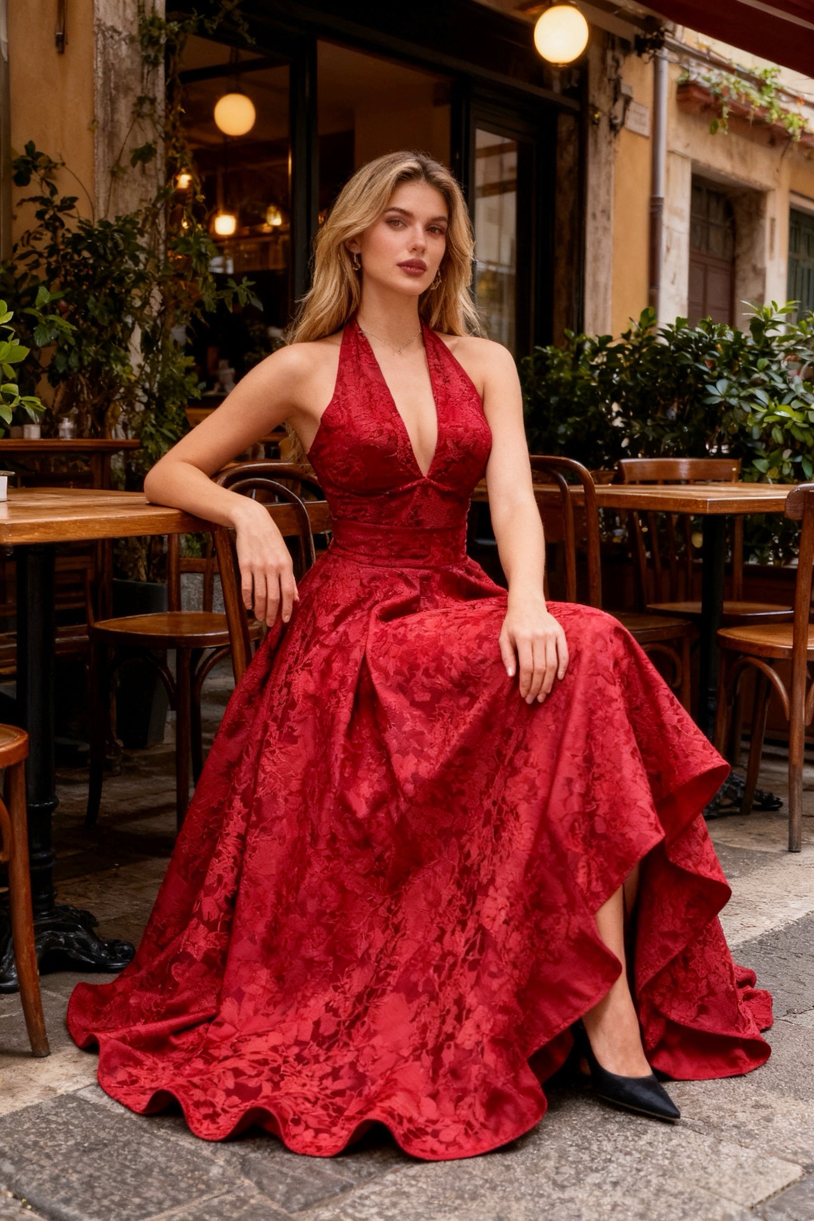 Q25 V-neck Halter Gown