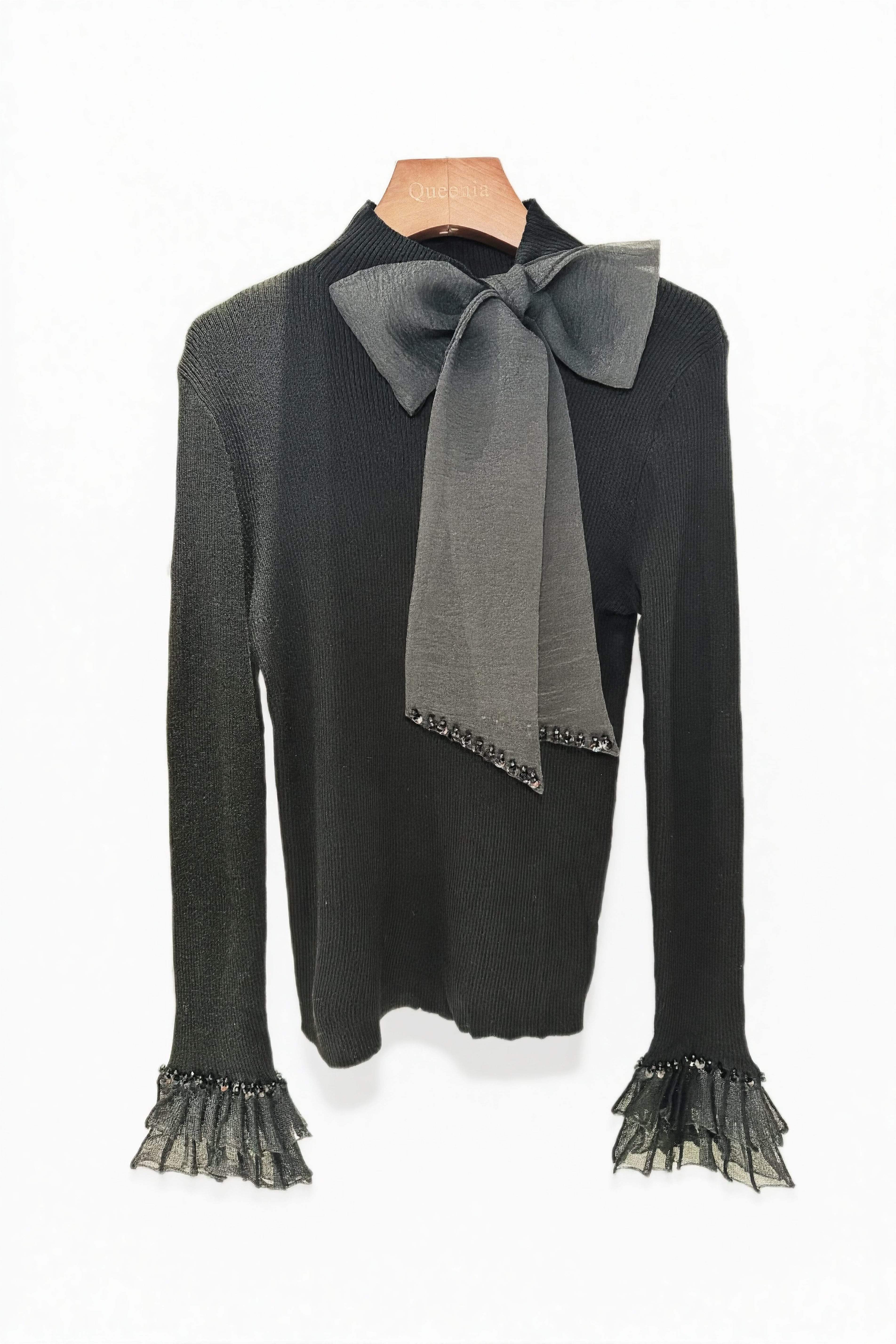 Q25 Bow-Cuff Sweater Top