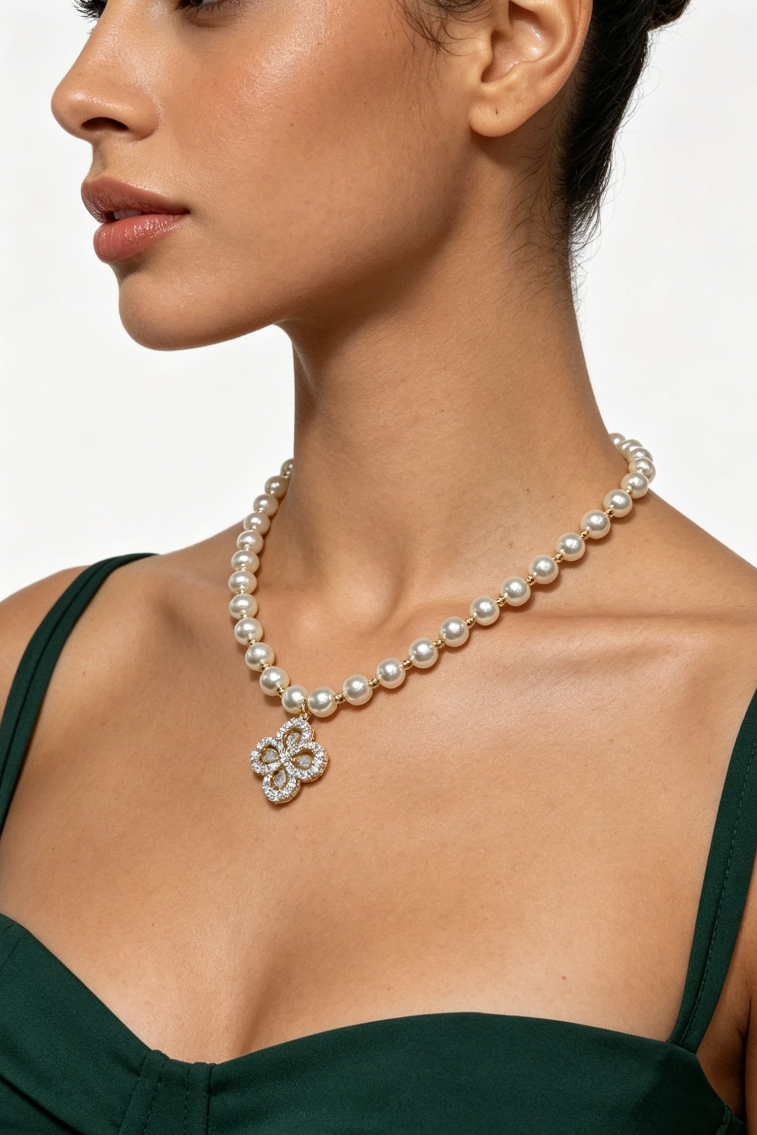 Pearl Clover Charm Choker Necklace