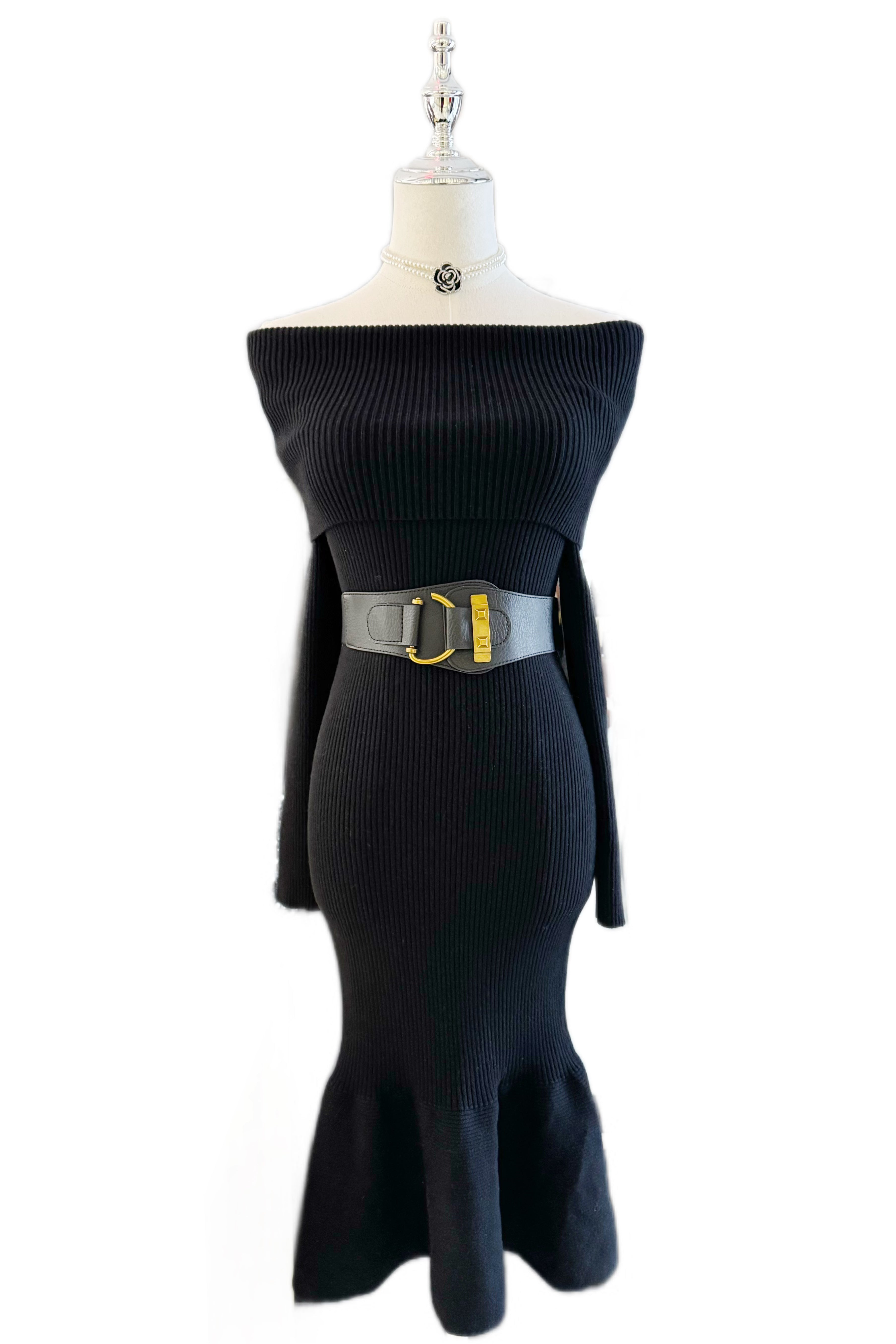 Q25 Off-Shoulder Mermaid Sweater Dress with Belt